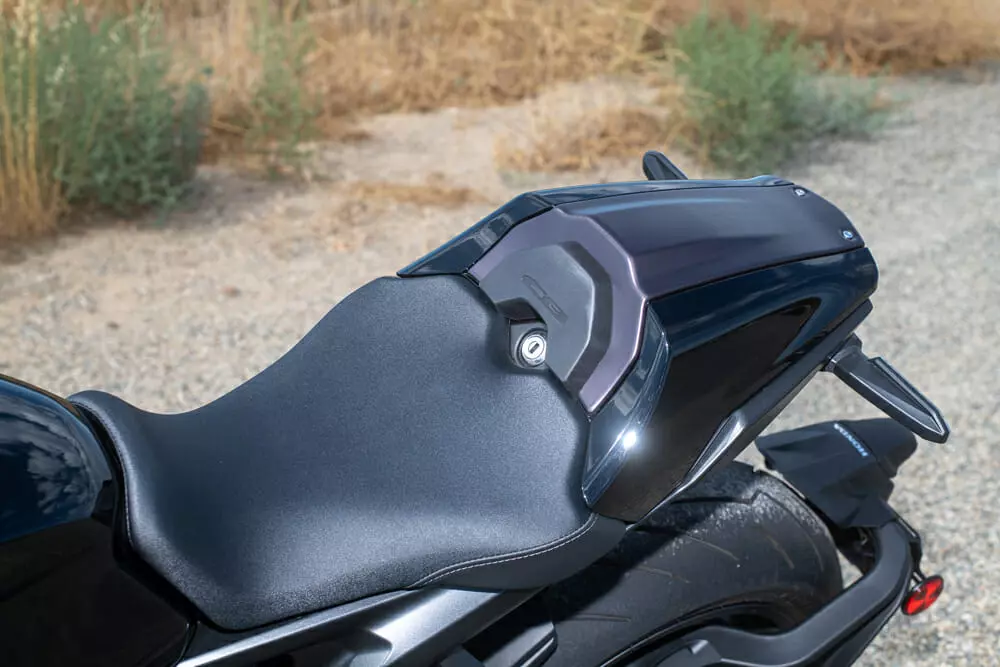 2022 Honda CB1000R Black Edition dash
