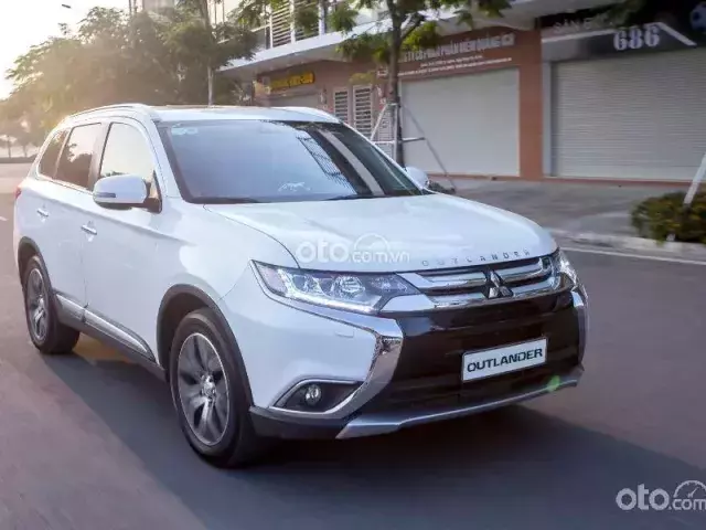 Nội thất xe Mitsubishi Outlander 2019