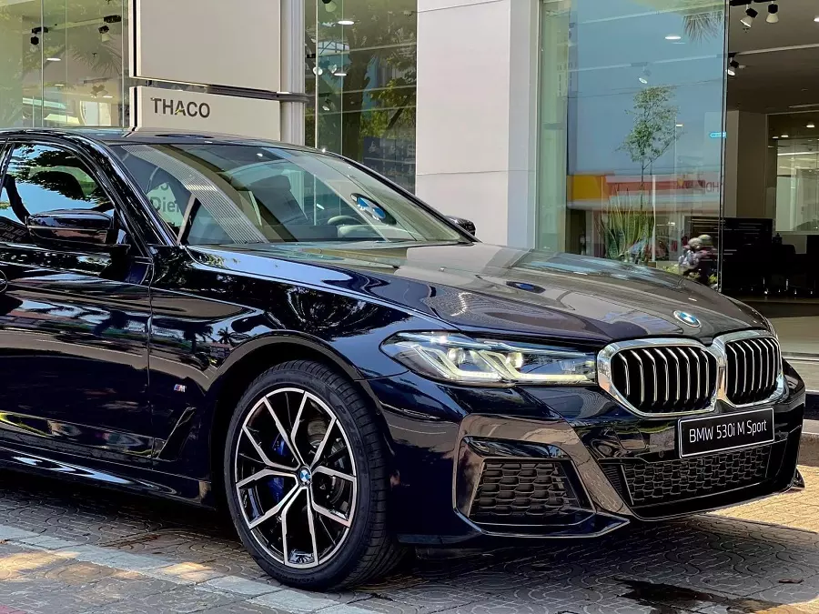 BMW 5 Series Đen - Black Sapphire