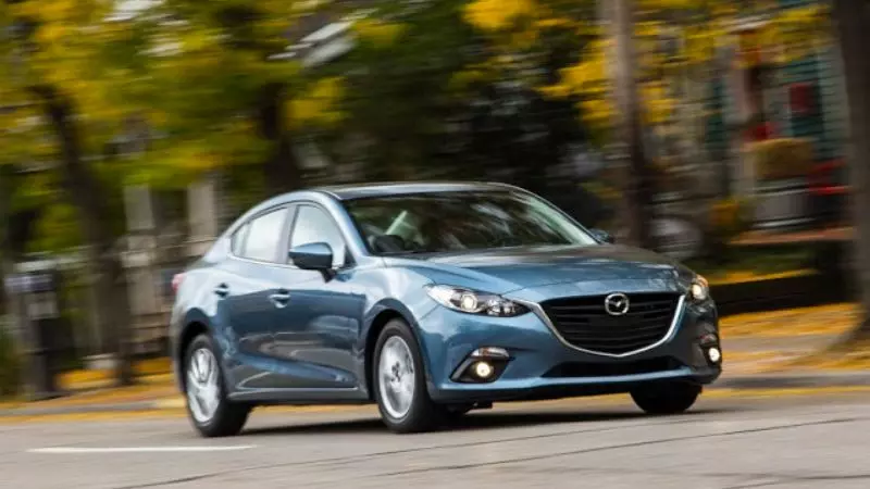 Mazda 3 cũ có thiết kế đẹp mắt, ấn tượng.