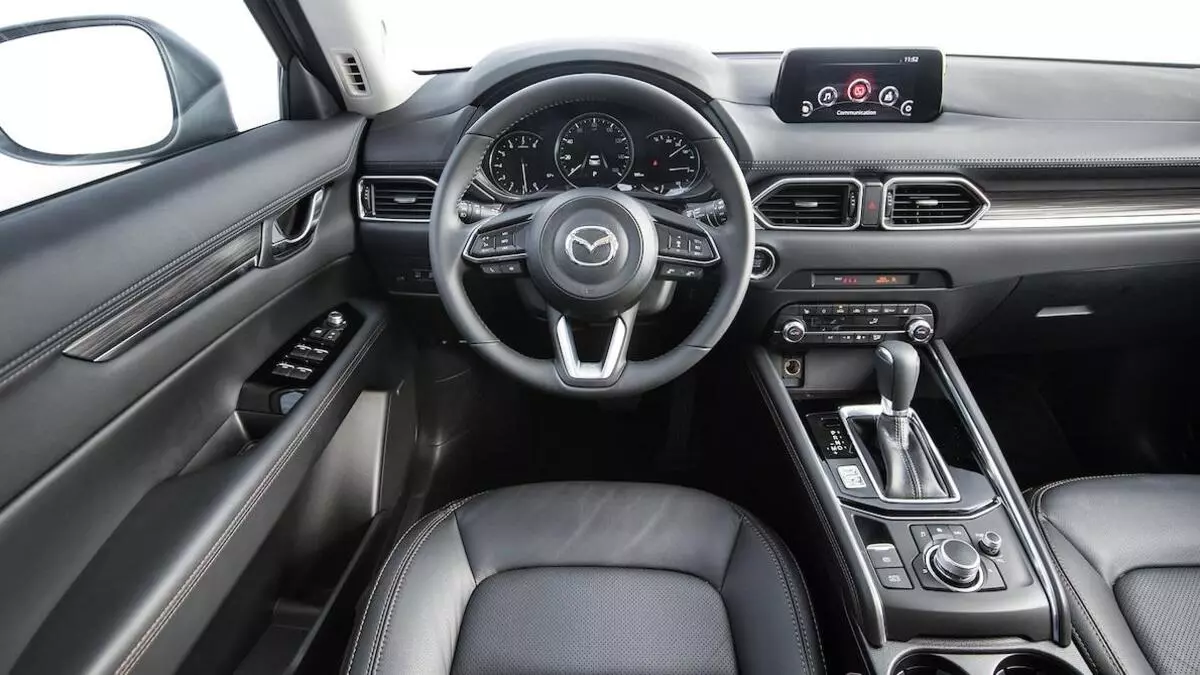 Nội thất trong xe Mazda CX-5 2019