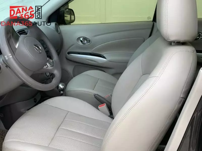 Khoang nội thất xe Nissan Sunny 2018