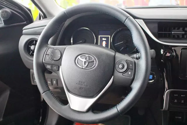 Giá xe Toyota Altis 2018 lăn bánh cập nhật mới nhất tháng 10 - 3